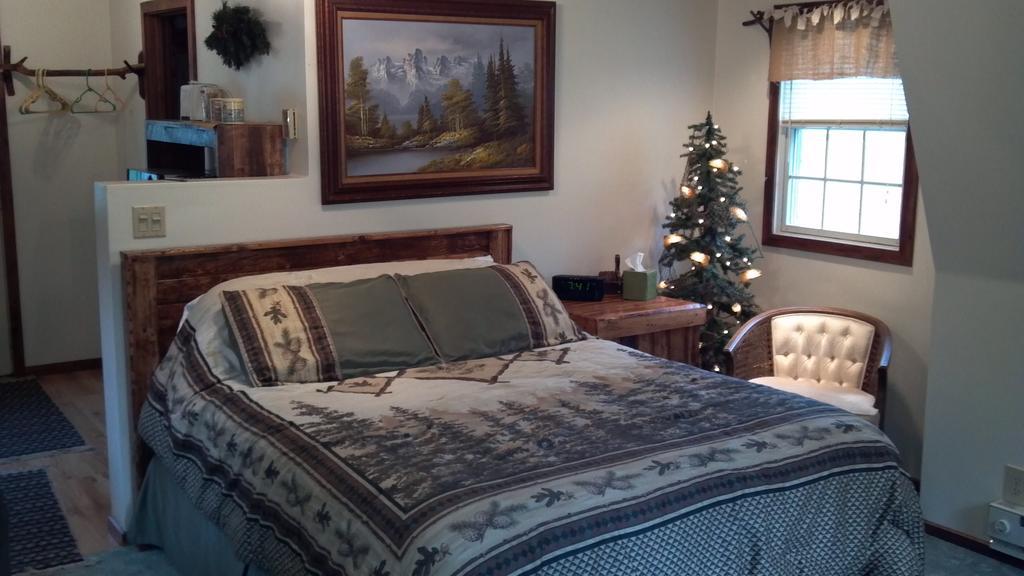 Trickling Waters Retreat Villa Marquette Room photo
