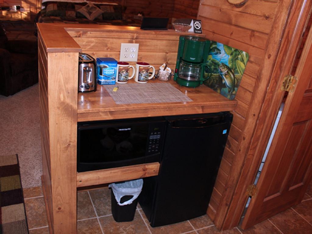 Trickling Waters Retreat Villa Marquette Room photo