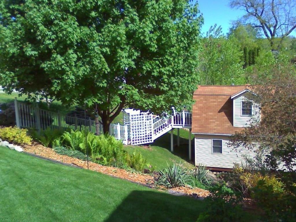 Trickling Waters Retreat Villa Marquette Exterior photo