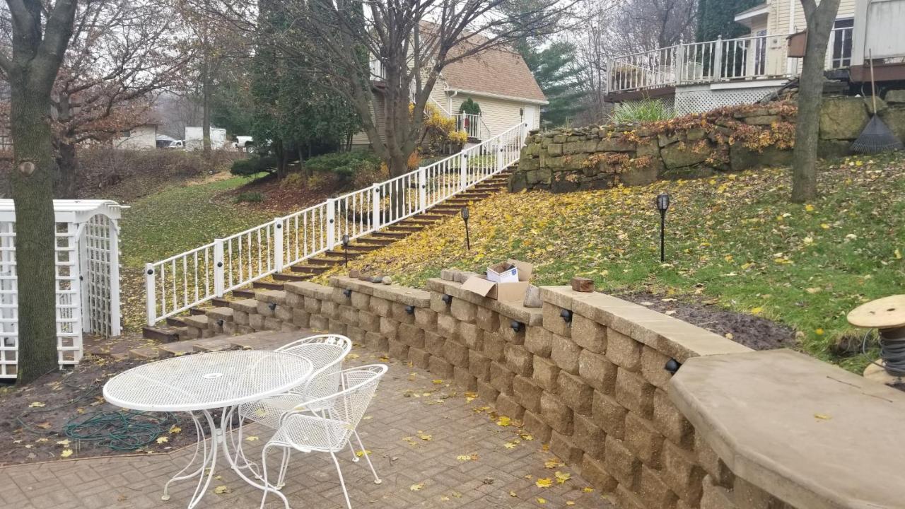 Trickling Waters Retreat Villa Marquette Exterior photo